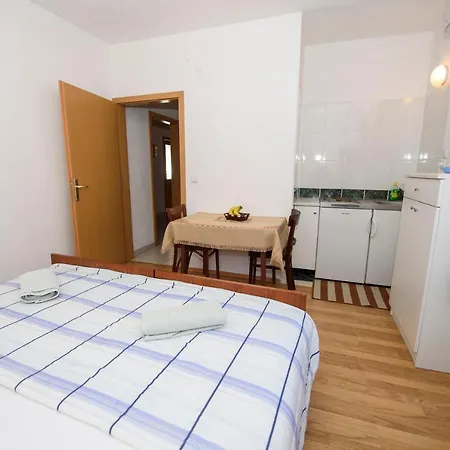 Mijo - Suhi Potok Apartamento Jesenice (Split-Dalmatia)